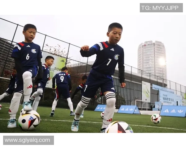 小学生足球门的设计与使用探讨提升青少年足球运动的乐趣与技能 小学生足球门的设计与使用探讨提升青少年足球运动的乐趣与技能